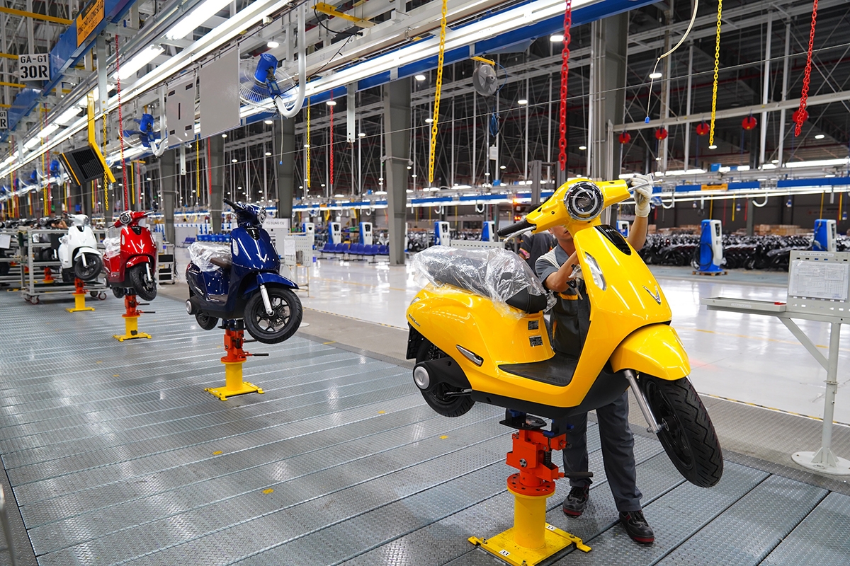 Nhà máy VinFast tăng tốc đáp ứng đơn hàng xe máy điện