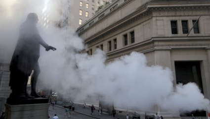 Chứng khoán Mỹ sụt mạnh trong tháng bởi loạt yếu tố bất lợi