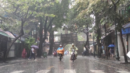 Mưa dông diện rộng ở Bắc Bộ và Bắc Trung Bộ giảm dần