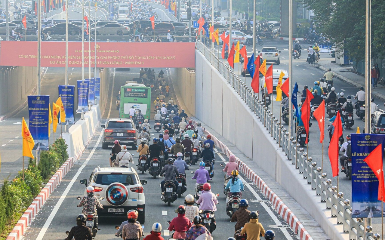 hầm chui Lê Văn Lương