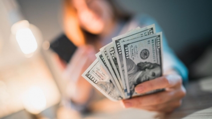 Tỷ giá USD/VND bật tăng mạnh tại ngân hàng, tiến về mốc 24.100 VND