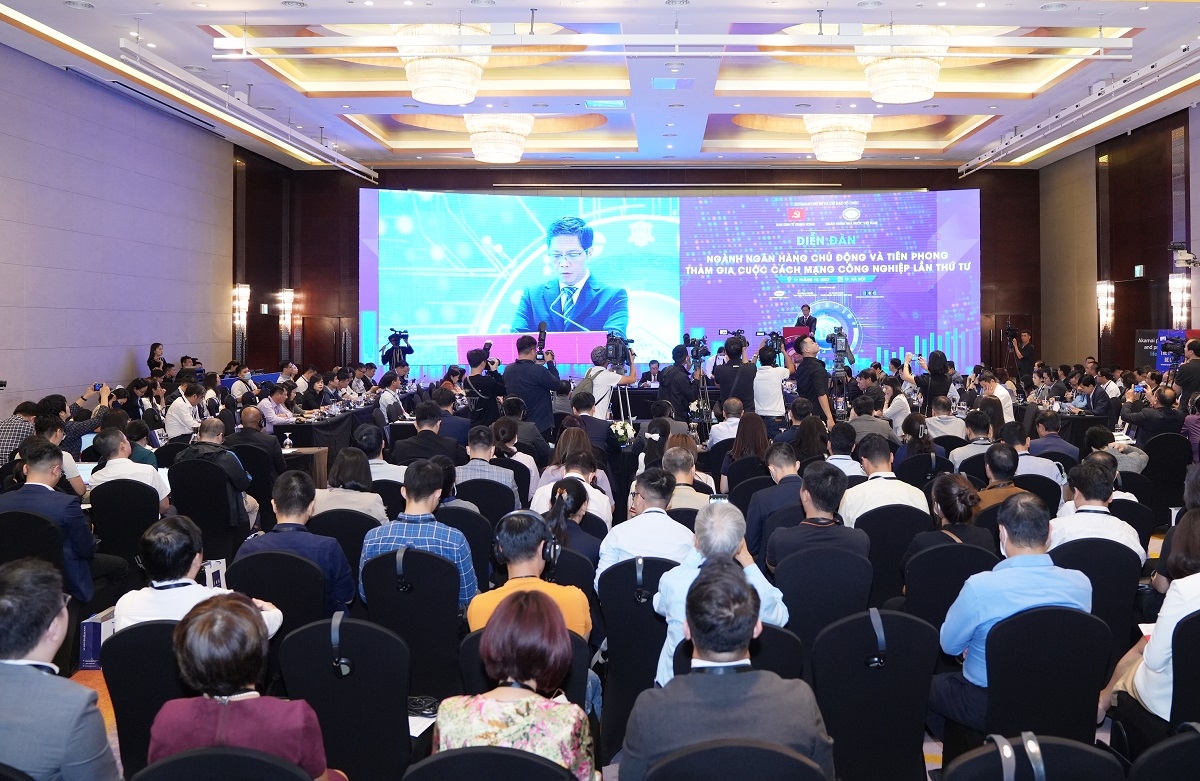 Toàn cảnh Diễn đàn cấp cao: “Ngành ngân hàng chủ động và tiên phong tham gia cuộc CMCN 4.0”