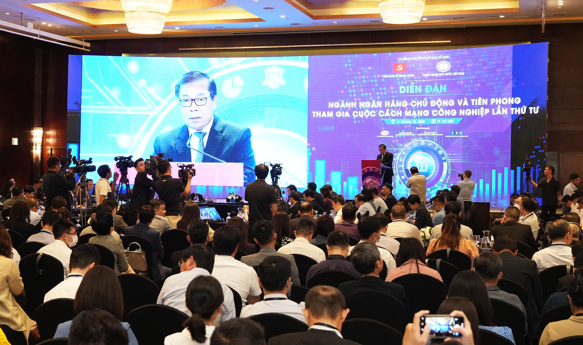 Phó thống đốc Nguyễn Kim Anh tại Diễn đàn cấp cao: “Ngành ngân hàng chủ động và tiên phong tham gia cuộc CMCN 4.0”