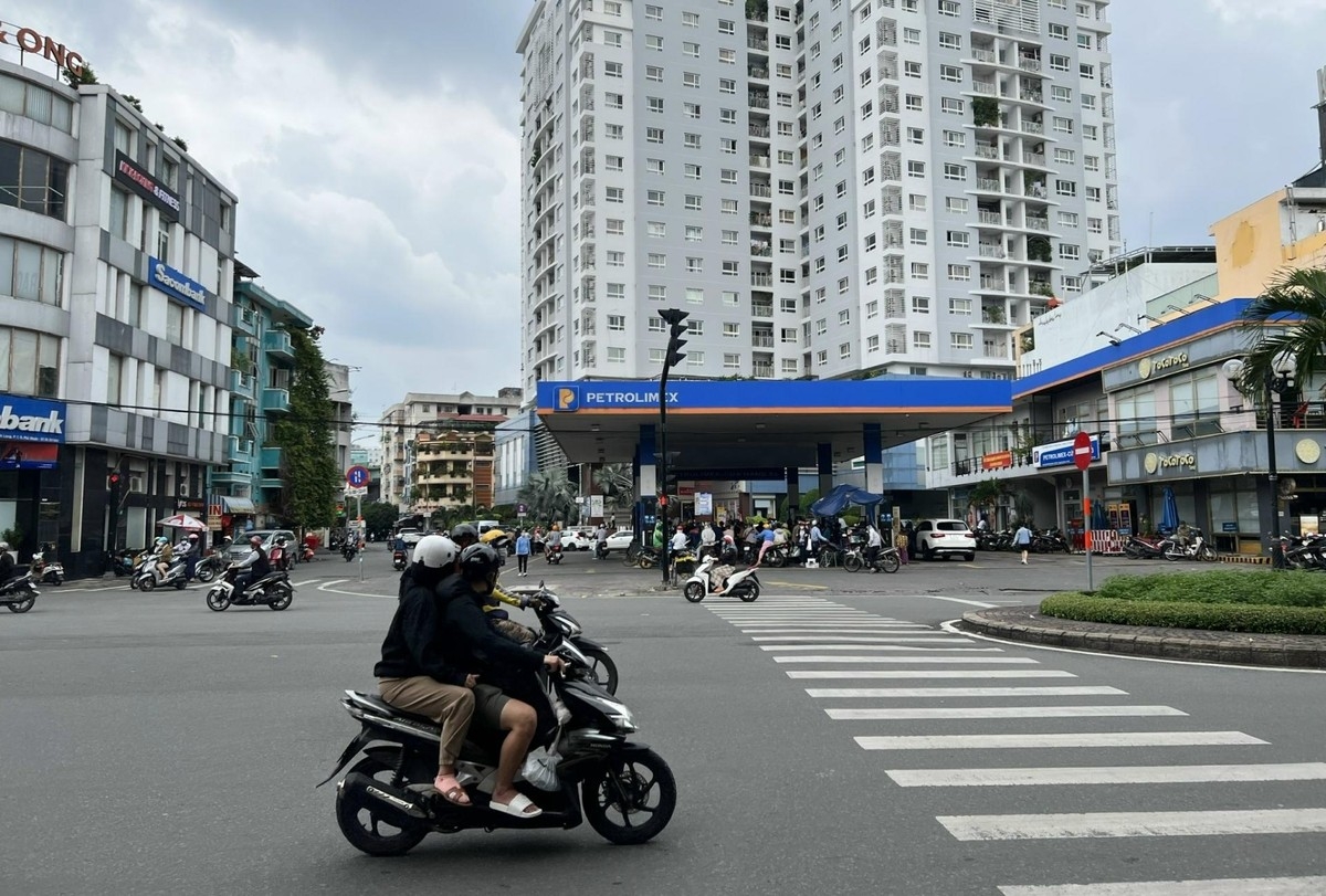 TP.HCM: Tiêu thụ 6-7 triệu lít xăng mỗi ngày, đủ nguồn hàng cung cấp cho người dân