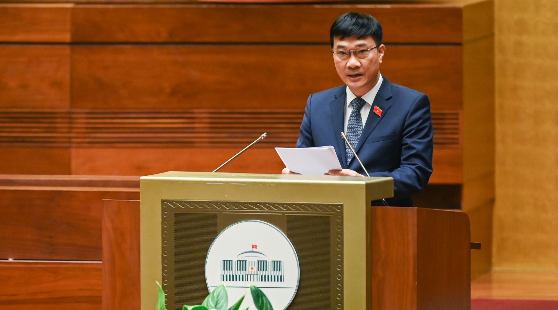 Ủy ban Kinh tế lưu ý rủi ro liên thông giữa thị trường bất động sản và thị trường vốn