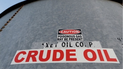 Giá dầu có tháng tăng đầu tiên trong nửa năm