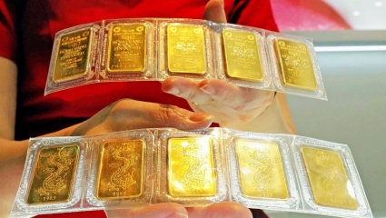 Giá vàng thế giới rơi vào thời kỳ suy giảm, giá vàng SJC tiếp tục ở mức cao