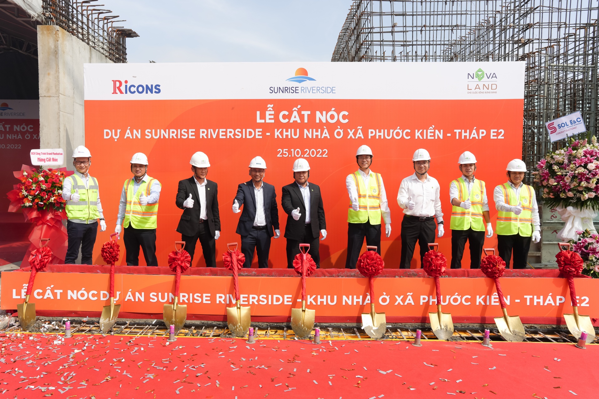 Dự án Sunrise Riverside đã cất nóc 2 tháp E2 và G6 vào ngày 25/10/2022