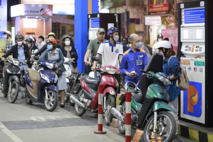 Không có chuyện giá xăng tăng đến 100.000 đồng/lít