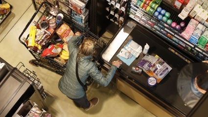 Lạm phát Mỹ hạ nhiệt làm dấy lên đồn đoán Fed hãm đà nâng lãi suất