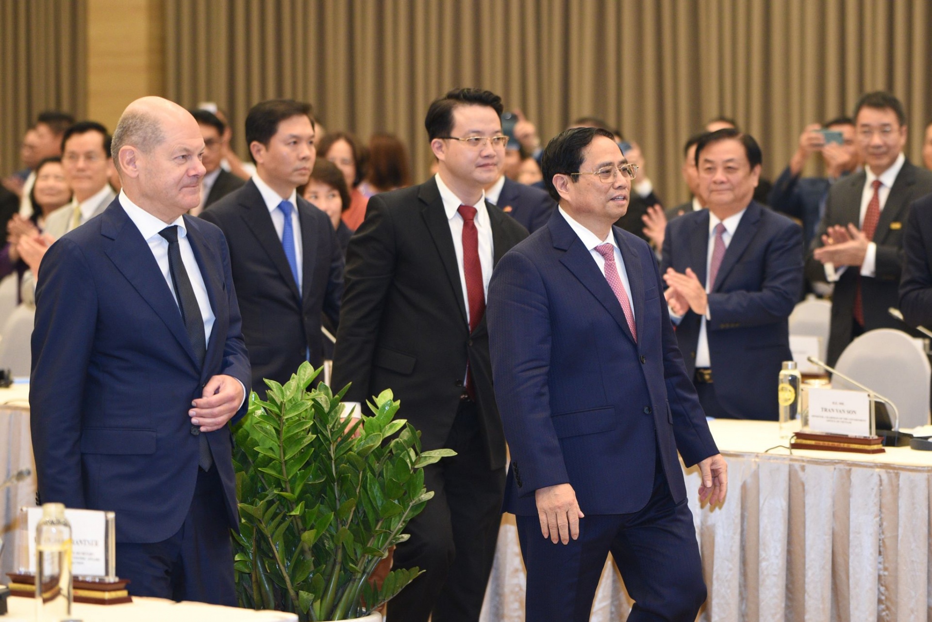 Thủ tướng Olaf Scholz và Thủ tướng Phạm Minh Chính - Ảnh: Đức Tùng