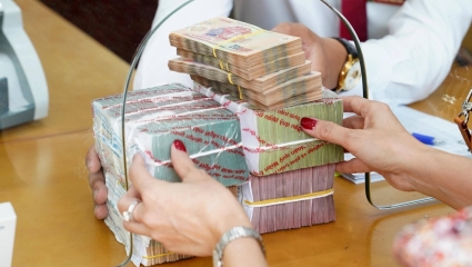 Doanh nghiệp cạn vốn, tăng trưởng tiền gửi xuống mức thấp kỷ lục