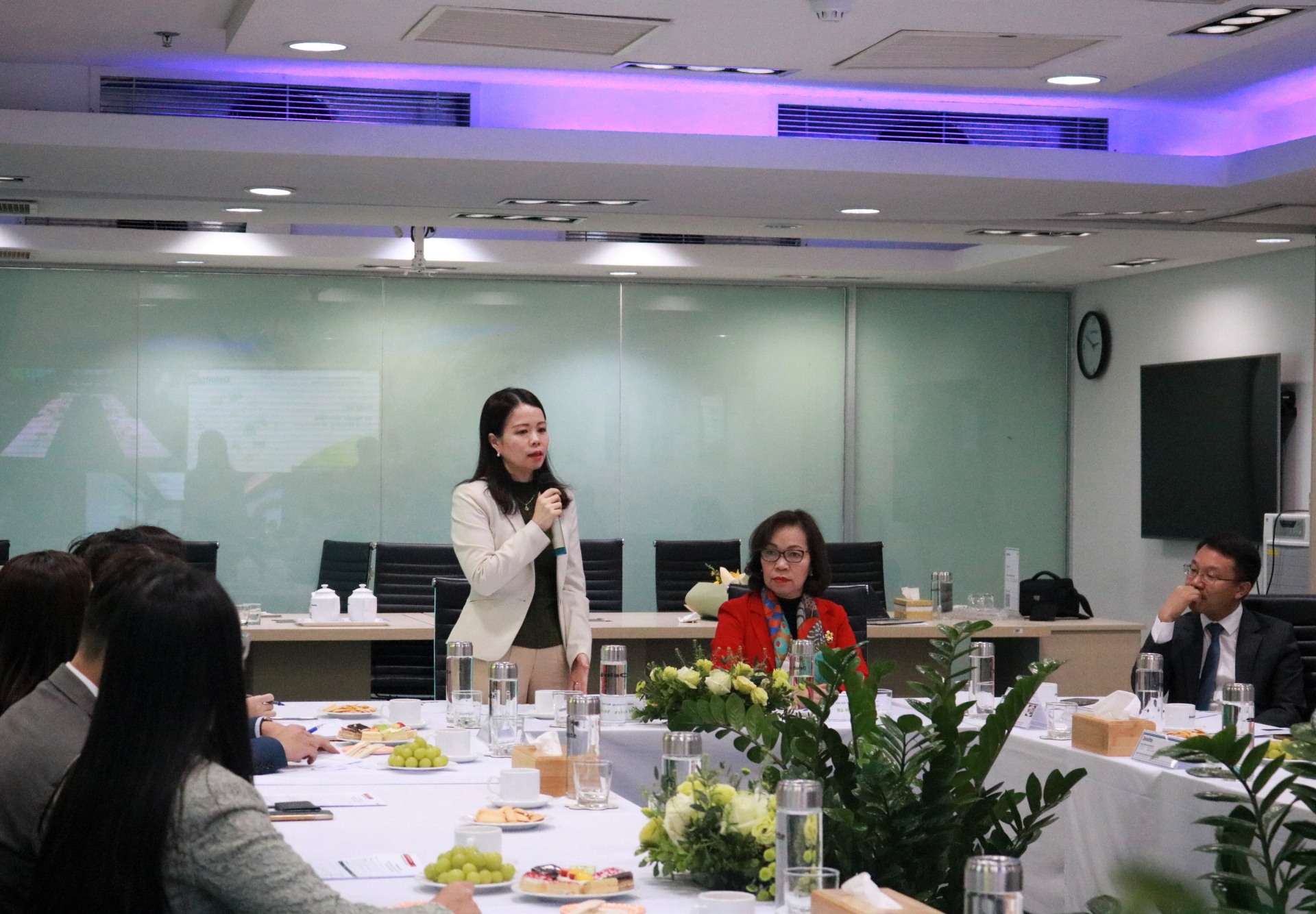 Bộ Ngoại giao công bố ấn phẩm “Môi trường kinh doanh Việt Nam giai đoạn 2022 – 2023"