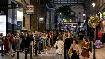 Lạm phát hạ nhiệt mạnh, Anh dự kiến nâng lãi suất nửa điểm phần trăm