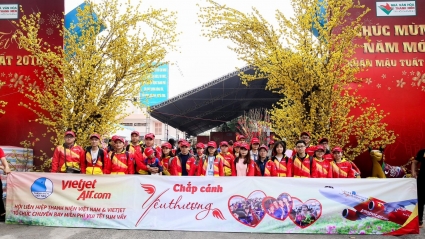 Vietjet có hai chuyến bay miễn phí đưa công nhân về quê ăn Tết