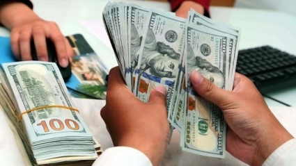 Tỷ giá USD/VND giảm mạnh trên bảng niêm yết của ngân hàng thương mại