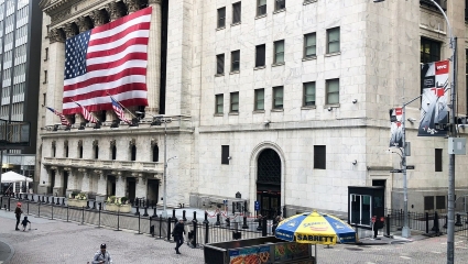 Giảm điểm khá mạnh, chứng khoán Mỹ để mất thành quả tăng điểm từ đầu năm