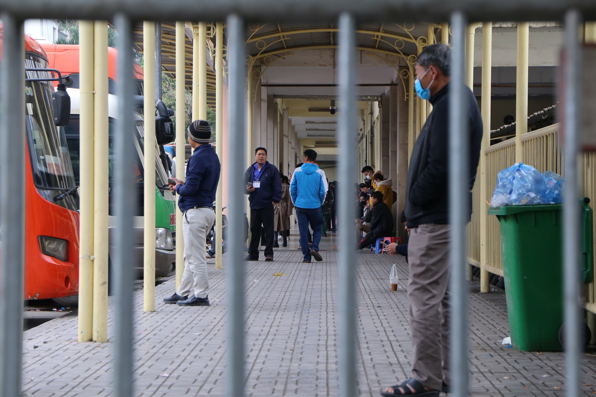 Bến xe Mỹ Đình khá thưa vắng. Ảnh: Vĩnh Hoàng