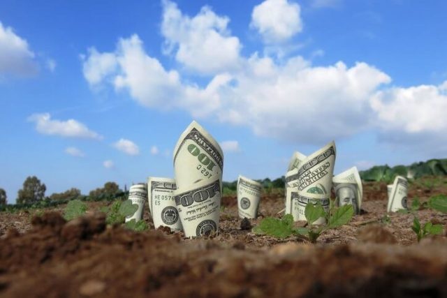 Vay vốn "đính kèm" bán bảo hiểm, nhiều khách hàng chấp nhận