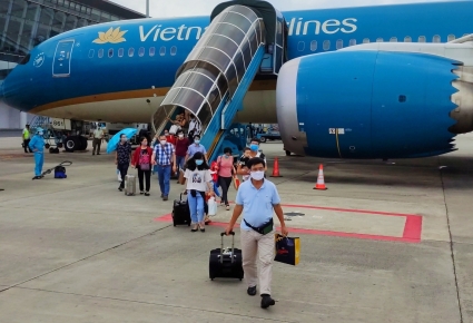 Vé Hà Nội đến Huế lên đến 8 triệu đồng, đi Thái Lan chạm mốc 12 triệu đồng dịp lễ 30/4