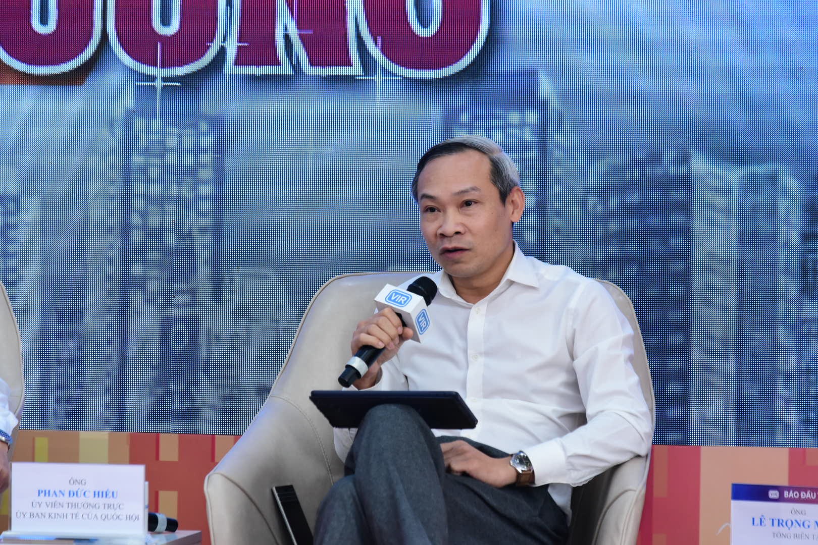 Liệt kê các khó khăn, các doanh nghiệp bất động sản và chuyên gia đề xuất gì?