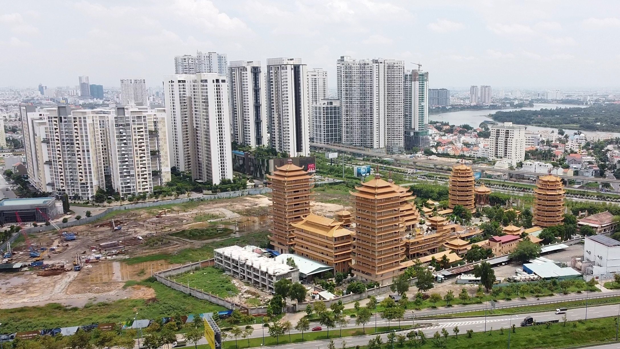 Lưu ý gì khi xuống tiền mua nhà ở thời điểm hiện nay?