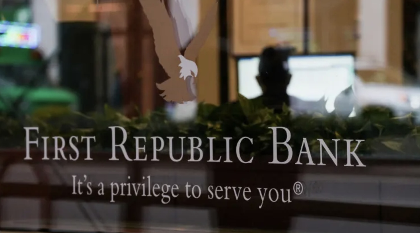 First Republic bị tiếp quản, trở thành ngân hàng thứ 3 của Mỹ sụp đổ
