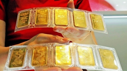 Giá vàng tăng vọt sau báo cáo việc làm tại Mỹ, sẵn sàng tiến mức cao nhất mọi thời đại