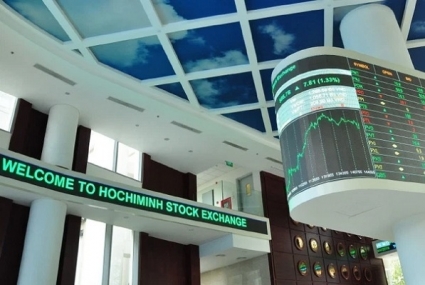 HOSE lên tiếng về nguyên nhân sàn giao dịch đóng cửa trễ 4 phút