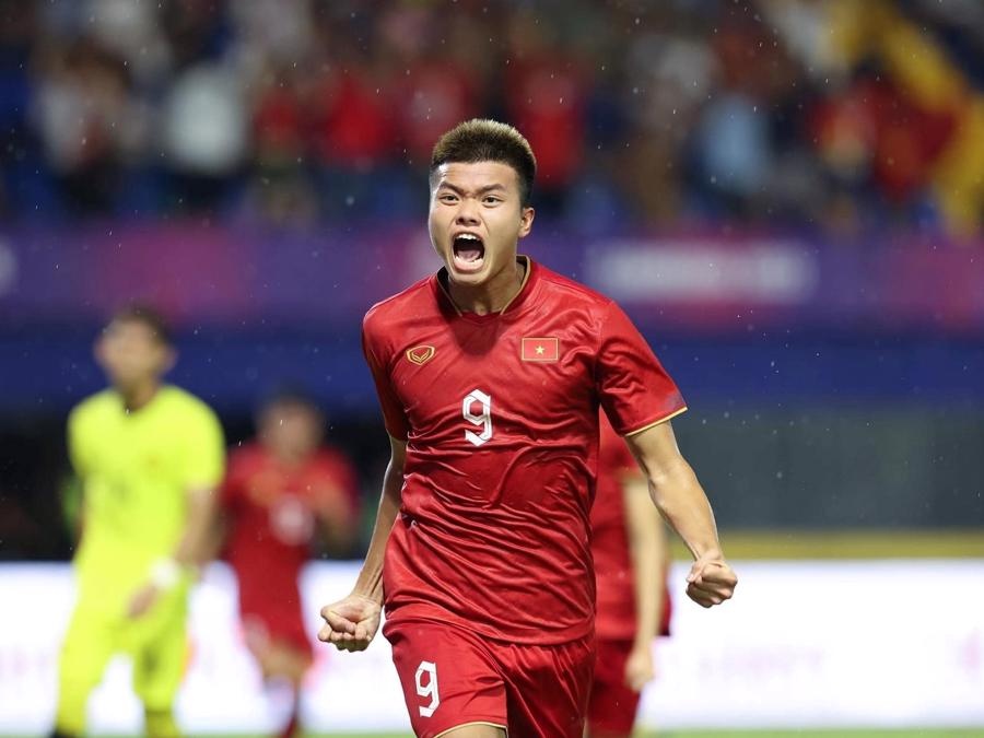Tiền đạo Nguyễn Văn Tùng tỏa sáng tại SEA Games 32: Niềm tự hào của đội bóng thủ đô