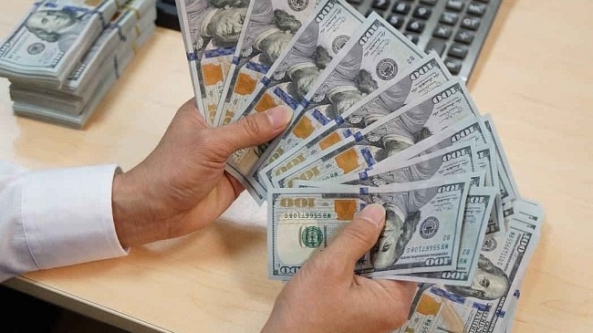 Ngân hàng Nhà nước giảm giá mua vào USD: Lãi suất liên ngân hàng sẽ giảm nhẹ