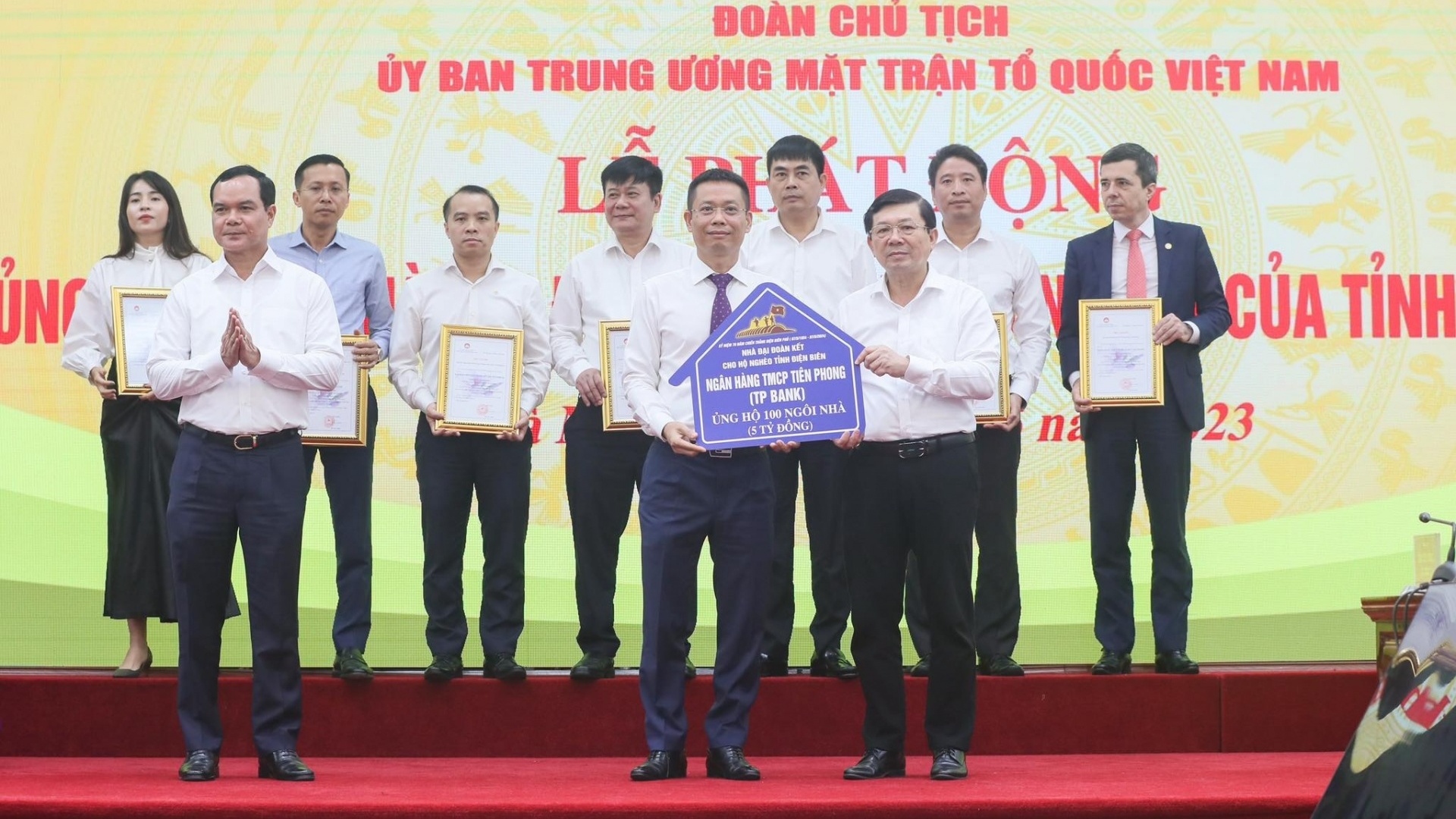TPBank ủng hộ 5 tỷ đồng xây dựng nhà Đại Đoàn kết cho nhiều hộ nghèo tỉnh Điện Biên