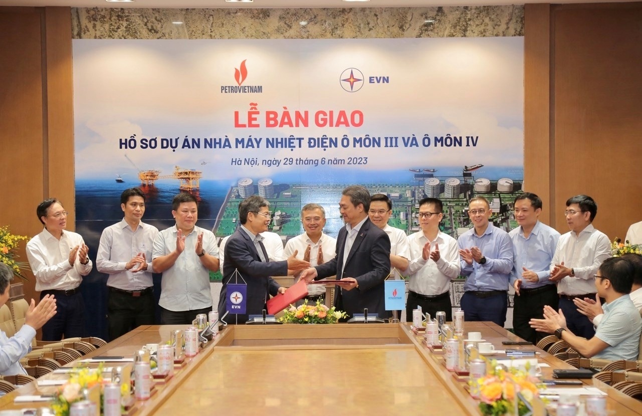 Petrovietnam tiếp nhận bàn giao hồ sơ Dự án Nhà máy Nhiệt điện Ô Môn III và Ô Môn IV