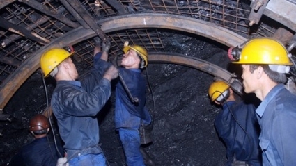 Người làm việc trong điều kiện có yếu tố nguy hại được bồi dưỡng hiện vật thế nào?