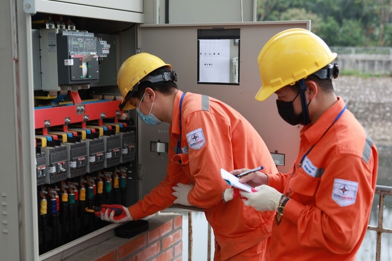 Giá điện có thể gánh thêm khoản lỗ hàng chục nghìn tỷ của EVN