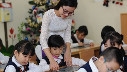 Bộ trưởng Bộ Nội vụ: Lương nhà giáo được ưu tiên xếp thang bảng lương cao nhất