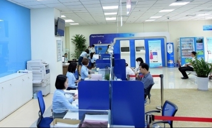 Ngân hàng lớn tiếp theo công bố cho vay để trả nợ ngân hàng khác, lãi suất thấp bất ngờ