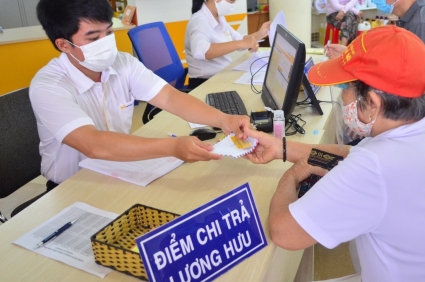 5 trường hợp nghỉ hưu trước tuổi không bị trừ tỷ lệ hưởng lương hưu