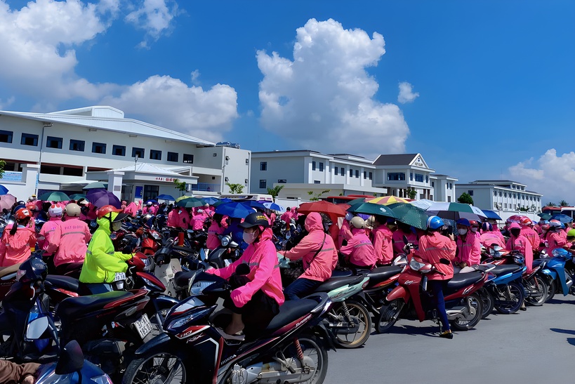 Hơn 5.000 công nhân Công ty TNHH VietGlory nghỉ việc đòi tăng lương
