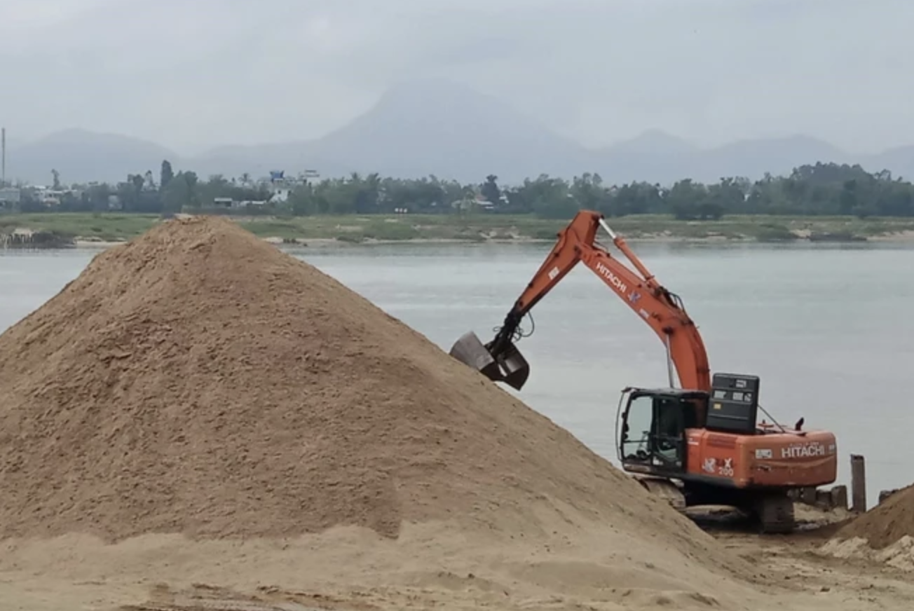 Thủ tướng chỉ đạo rà soát việc đấu giá ba mỏ cát gần 1.700 tỷ đồng ở Hà Nội