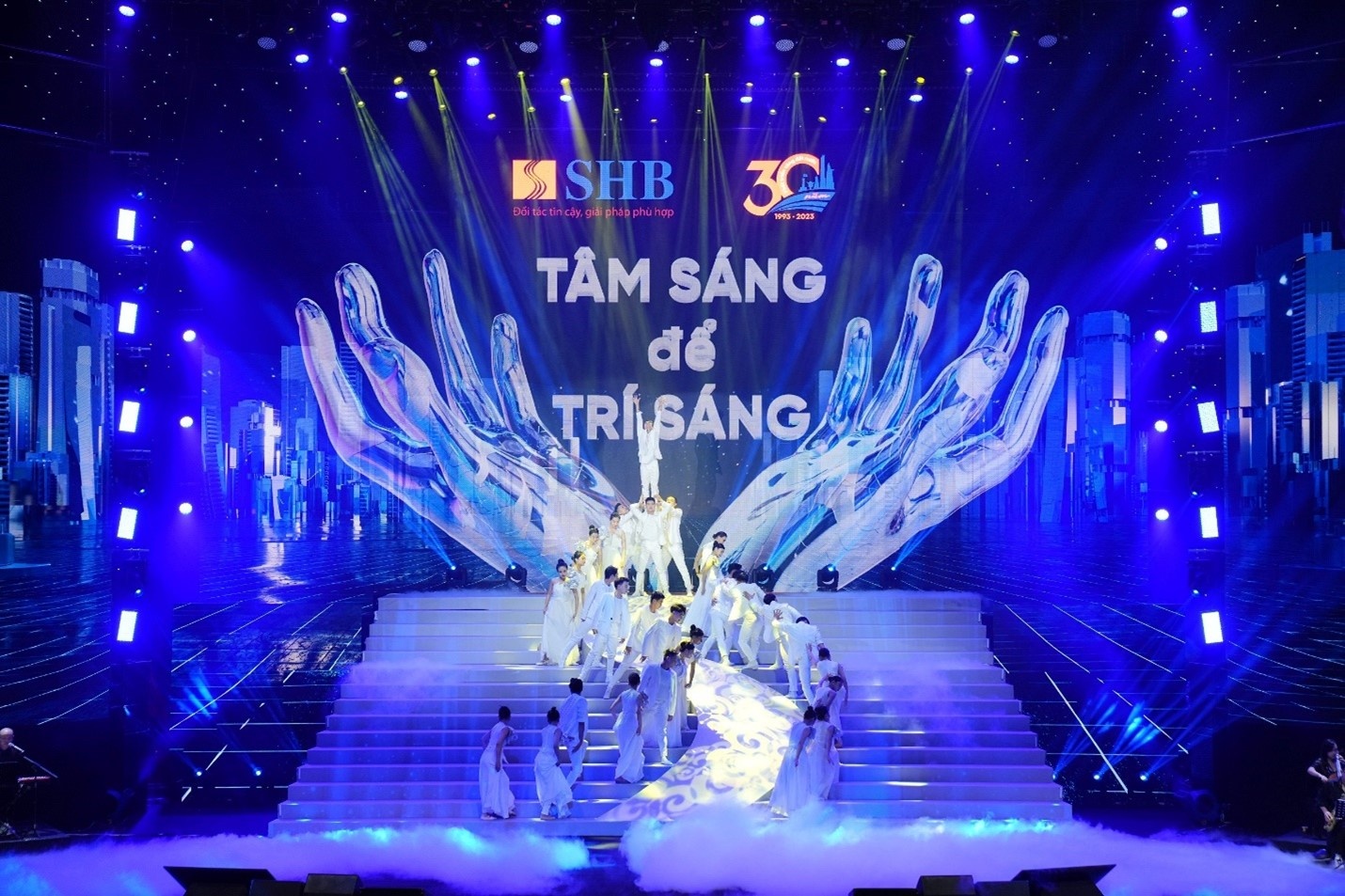 SHB đánh dấu tuổi 30 bằng chương trình nghệ thuật vừa tầm cỡ, sâu lắng, ân tình!