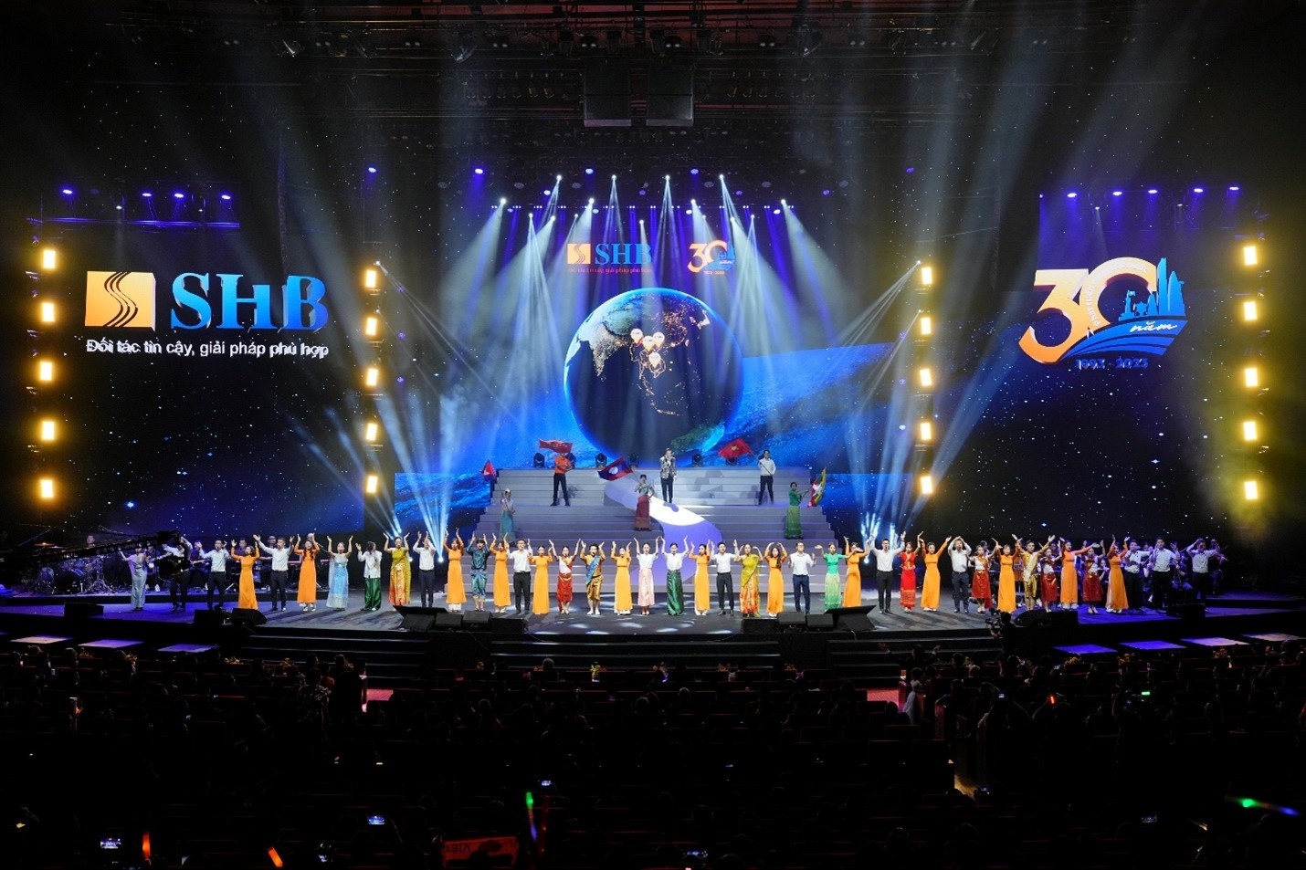 SHB đánh dấu tuổi 30 bằng chương trình nghệ thuật vừa tầm cỡ, sâu lắng, ân tình!