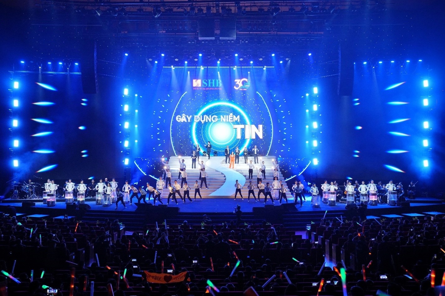 SHB đánh dấu tuổi 30 bằng chương trình nghệ thuật vừa tầm cỡ, sâu lắng, ân tình!