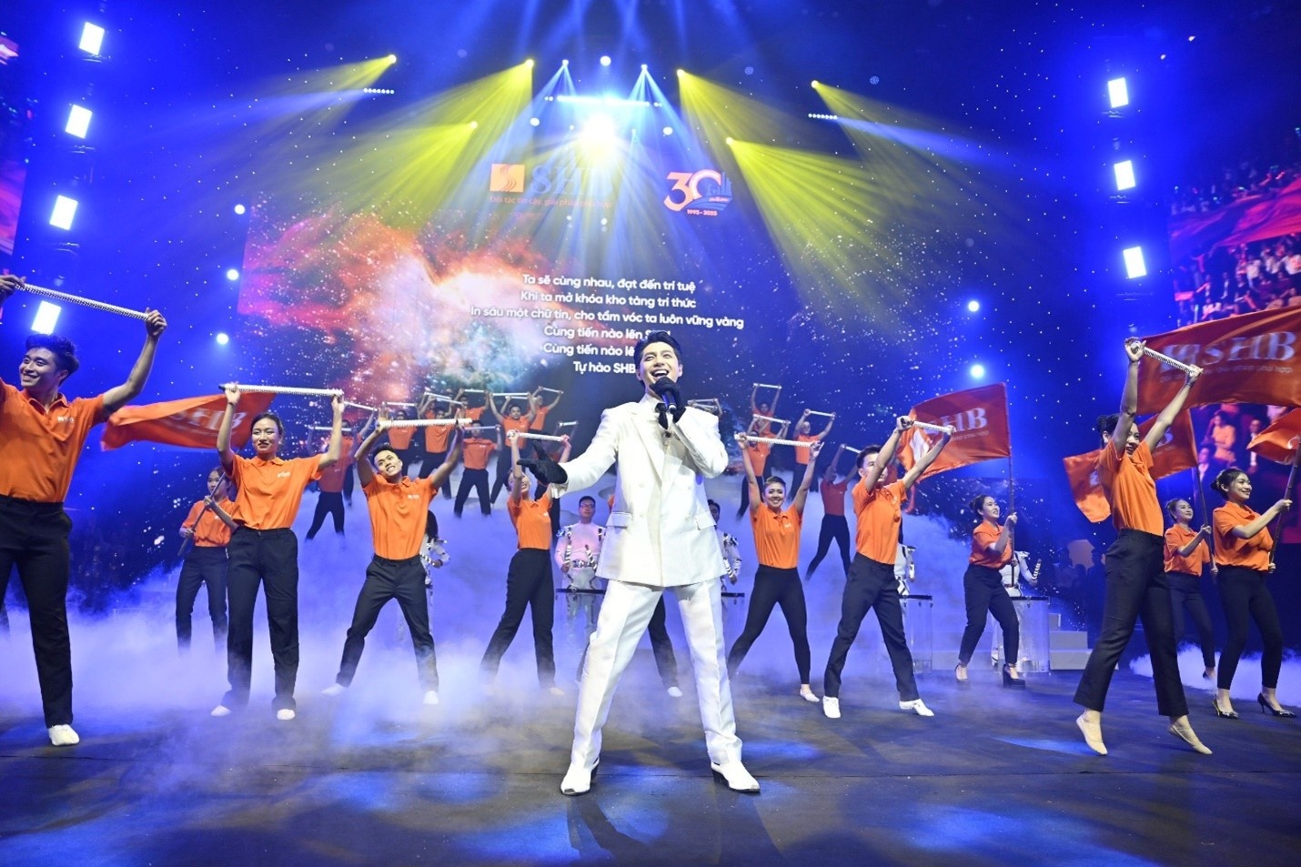 SHB đánh dấu tuổi 30 bằng chương trình nghệ thuật vừa tầm cỡ, sâu lắng, ân tình!