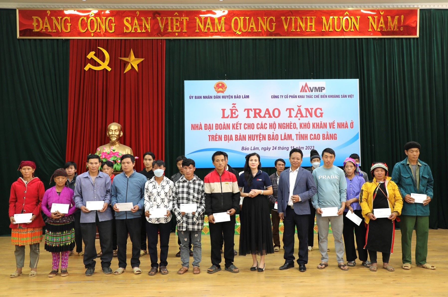 VMPCo trao tặng 50 nhà đại đoàn kết tại Bảo Lâm, Cao Bằng