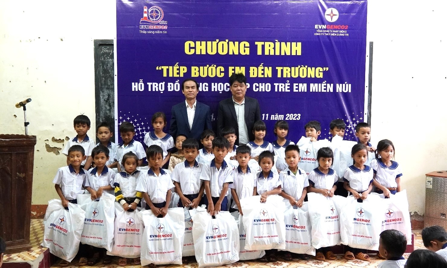 Hỗ trợ học sinh nghèo vùng biên giới tỉnh Quảng Trị