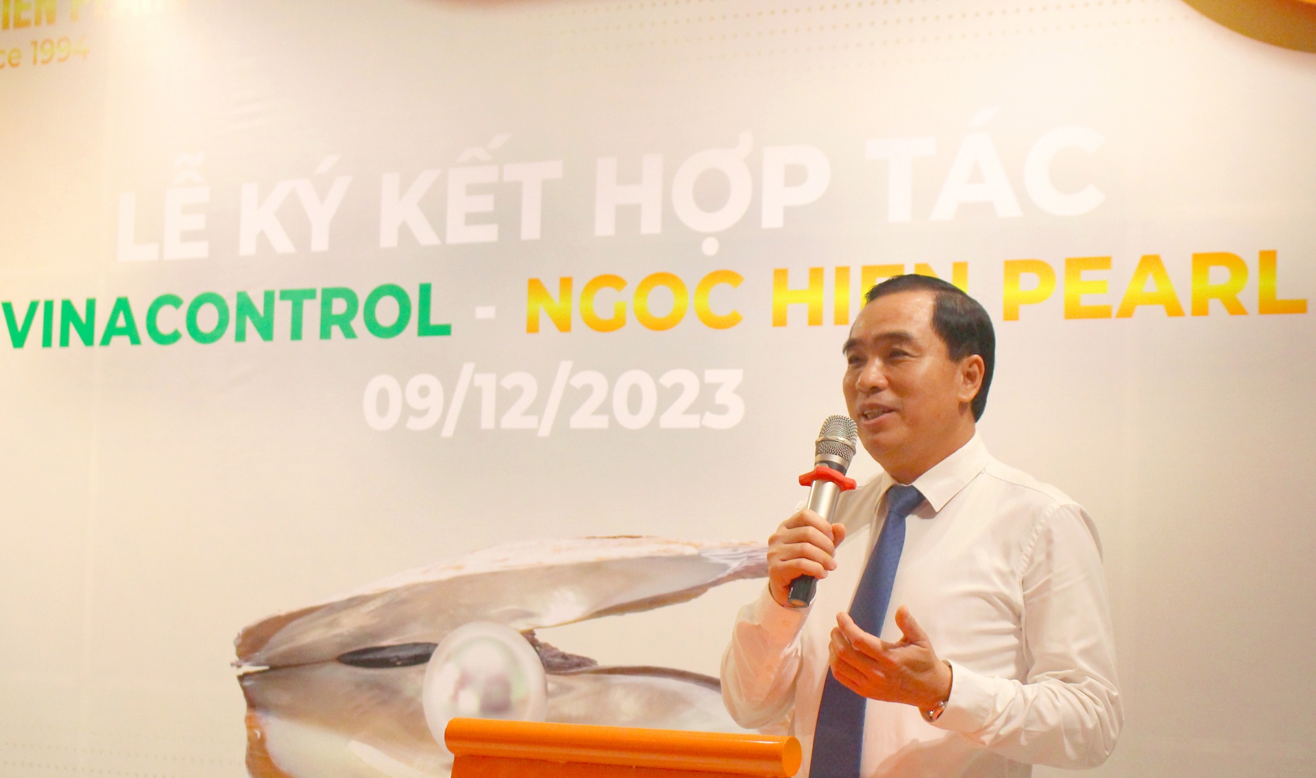 Công ty Ngọc Hiền và Tập đoàn Vinacontrol ký kết hợp đồng giám định ngọc trai