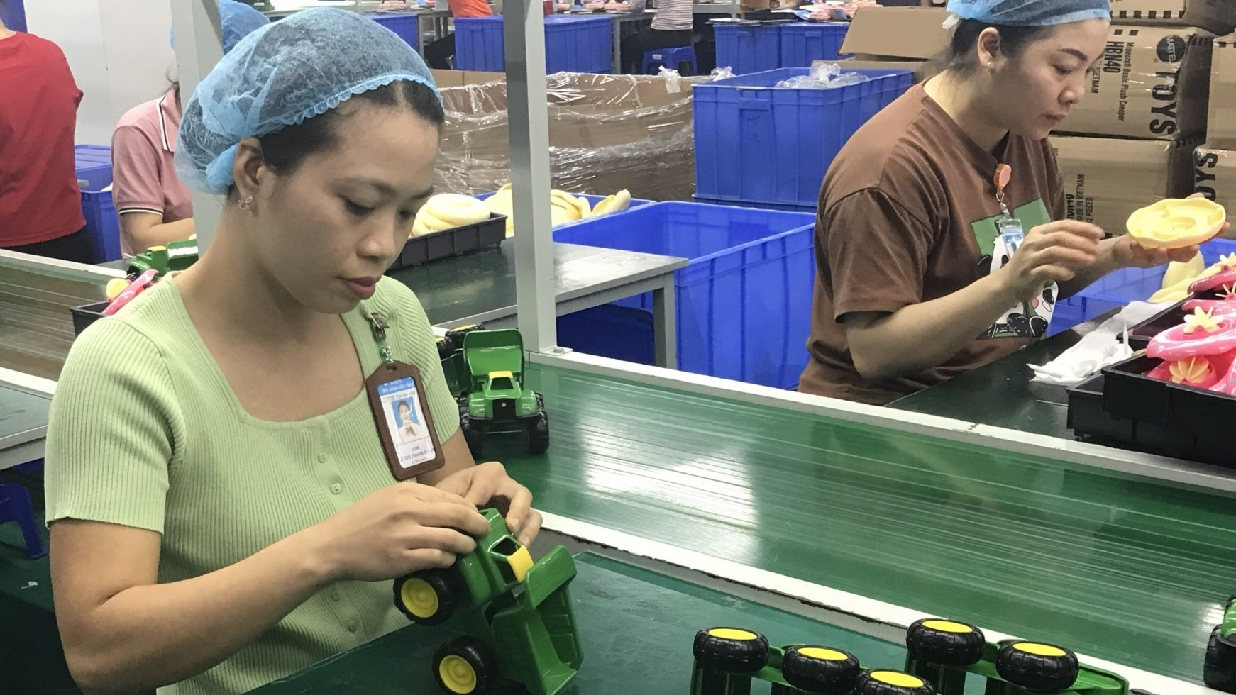 Doanh nghiệp gặp khó vẫn chi 