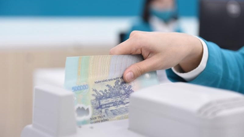 Tín dụng bất ngờ tăng trưởng âm