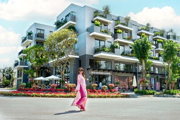 Theo chân “ông trùm review” Nhà To thăm nơi ở của người giàu Nghệ An - Eco Central Park